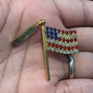 Vintage Patriotic USA🇺🇸Flag Brooch with Volunteer Charm